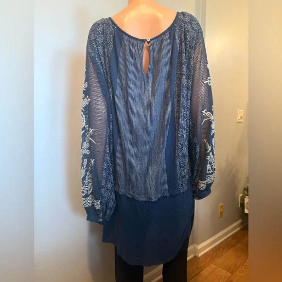 Free People Women's Blue Patterned Top - Picture 2 of 5